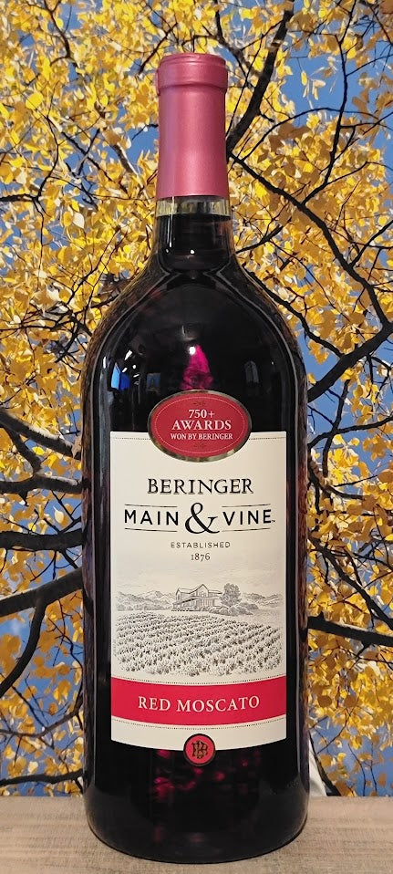 Beringer main & vine red moscato